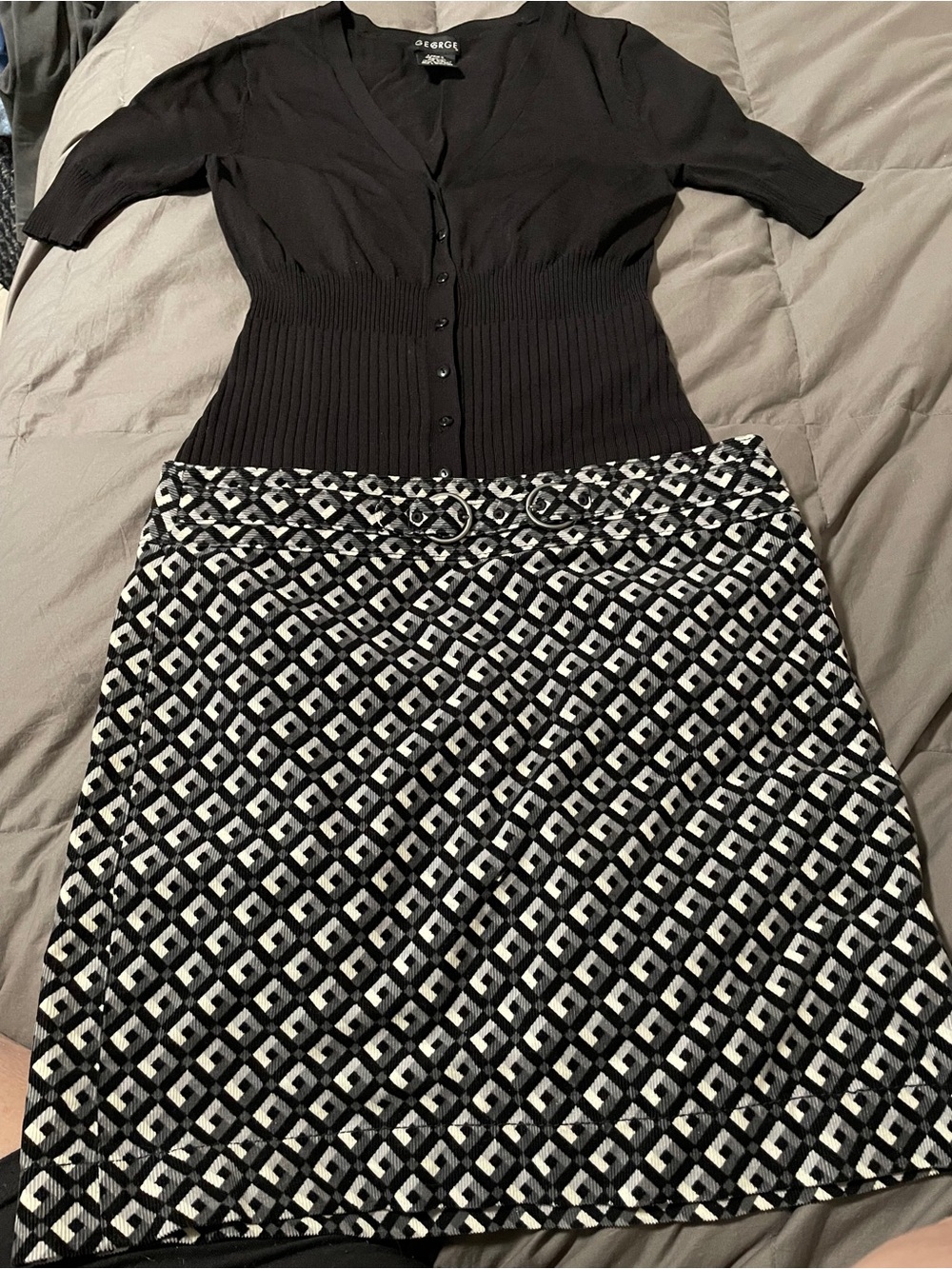 Ann Taylor LOFT Black/Gray Corduroy skirt size 2/George SS black top XS Womens